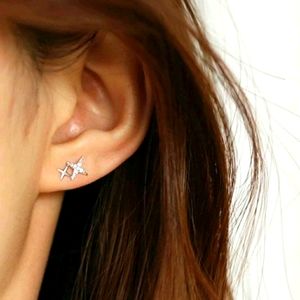 Sparkle stud earrings
